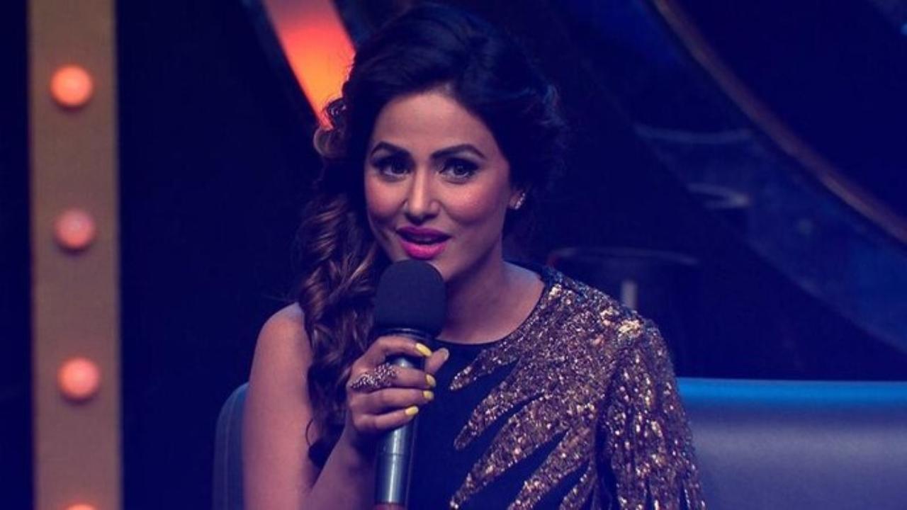 Before pursuing a career in acting, Hina had auditioned for Indian Idol in 2008. She managed to be in the top 30